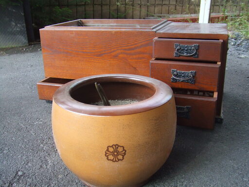長火鉢と陶器火鉢のセット