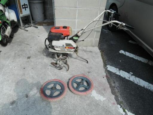 耕うん機　畑を耕す　4サイクル　三菱