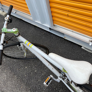 ☆超特価☆RENAULTブランドのオシャレなクロスバイクが新車の半額以下！