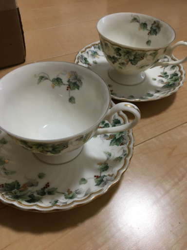 【美品】NARUMI CHINA 花柄カップ\u0026ソーサーセット 2組