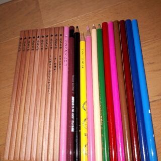 色鉛筆と鉛筆