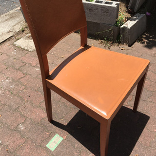 革張りの椅子7脚　イタリア産