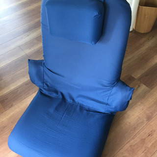 🌟青い座椅子✨