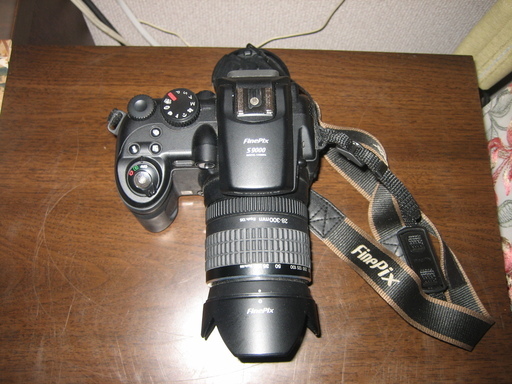 程度の良い富士フイルムの一眼レフカメラファインピックスS-9000