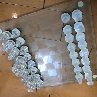 ガラス製チェスボード