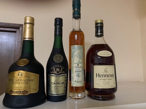ヘネシーとカミュなどの洋酒