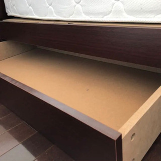 クイーンベッド。無料配送できます。