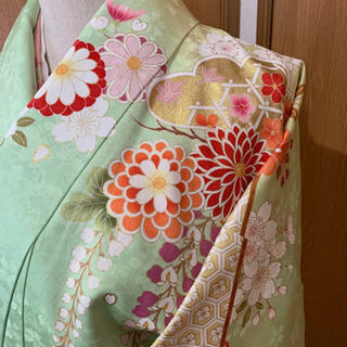 豪華振袖 駒刺繍 花丸文 暈し染め 金彩