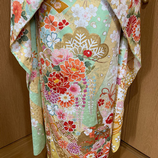 豪華振袖　駒刺繍　花丸文　暈し染め　金彩