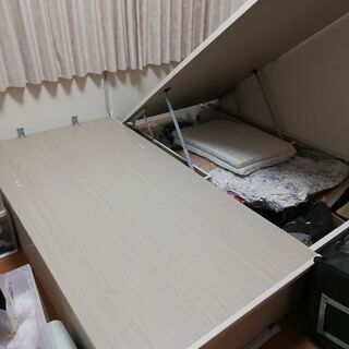 シングルベッド2台　ガス跳ね上げ式深型収納