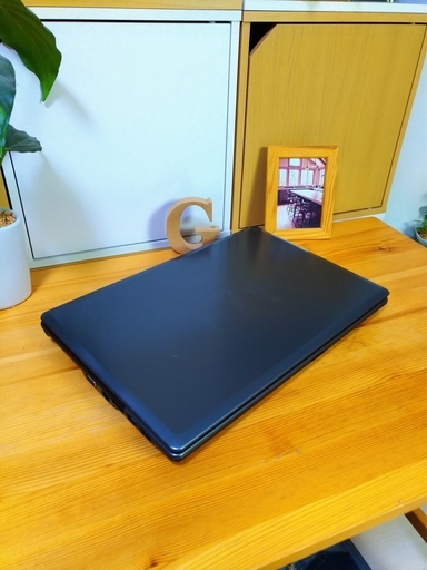corei3で大容量500GBの高性能エプソン★　かっこ良くて高級感のあるアルティメットシルバー♪　最新Windows10　64Bit！　メモリ4G　EPSON　大画面15.6インチ　DVDドライブ　テンキー内蔵　　グレー銀色　 　ノートパソコン　無線LAN　Wi-Fi対応