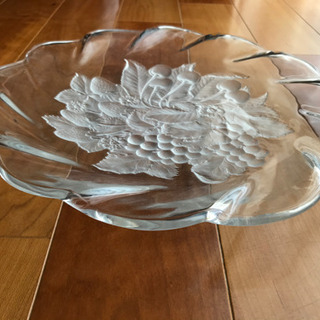 フルーツ柄のガラス製大皿です