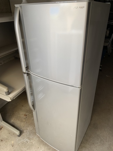 シャープ　2ドア冷蔵庫　２２８L  ２０１０年