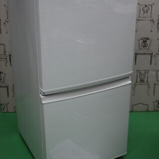 新同美品 シャープ 冷蔵庫 SJ-D14D-W 137L つけかえどっちもドア 幅