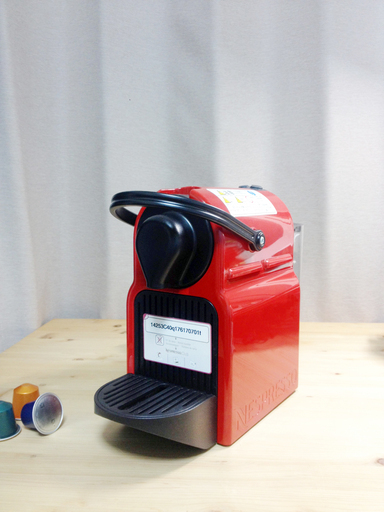 【ほぼ新品・半額】Nesspresso ネスプレッソコーヒーメーカー C40RE