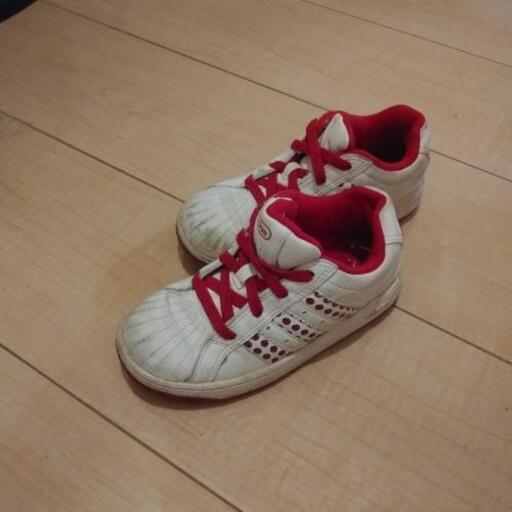 ナイキ アディダス プーマ女の子スニーカー ちびムーン 牛久の子供用品の中古あげます 譲ります ジモティーで不用品の処分 ナイキ アディダス プーマ女の子スニーカー ちびムーン 牛久の子供用品の中古あげます 譲ります ジモティーで不用品の処分