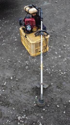 刈払機 草刈り機 芝刈機 背負式 コマツ ゼノア 多少値下げ交渉します。