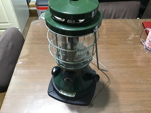 コールマンColemanランタン。レギュラーガソリンモデル。