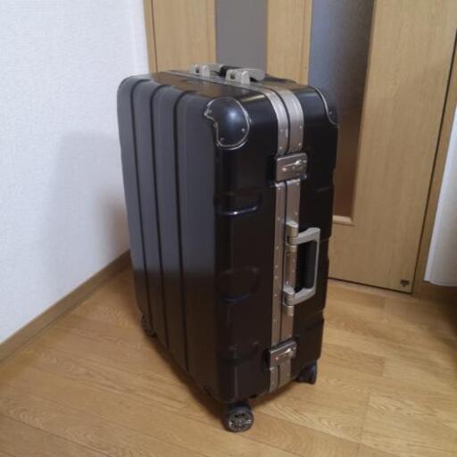 美品 トヨタレーシング スーツケース