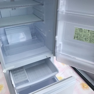 取引中2017年製シャープ冷凍冷蔵庫137L。千葉県内配送無料。設置無料。 Amazon.co.jp: シャープ 137L 2ドアノンフロン冷蔵庫 keyword