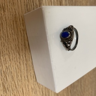 青い石の指輪
