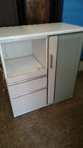 交渉中になっております。ニトリ（NITORI）キッチンレンジボード　食器棚　収納棚　ホワイト