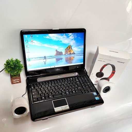 ノートパソコン譲ります。即使える メモリ4G/750G/Core i5/Win10/ブルーレイ/オフィス/無線
