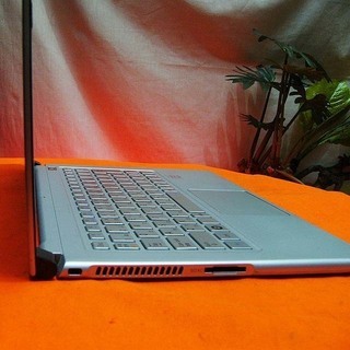 ☆i7搭載　超薄ウルトラBook☆SSD搭載で高速起動♪