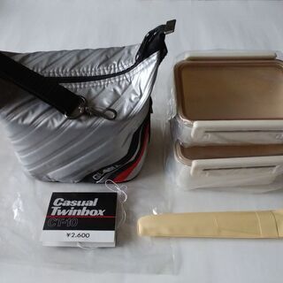 小型　お弁当箱　大小二段　バッグ、箸付き　(新品、未使用)　1セット