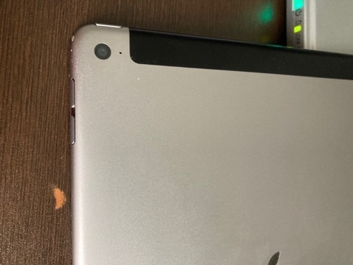 iPad　Air2 　cellular（au）＋wifiモデル　16GB スペースグレー　音ゲーに使用