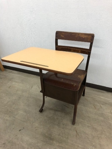 スクールチェア・椅子とテーブルの一体型