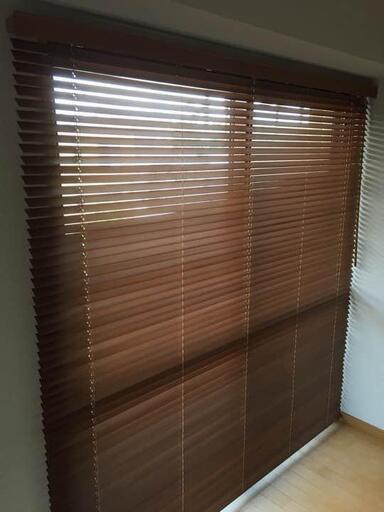 おしゃれな木製ブラインド1間掃出し窓用×２本（合計8千円）