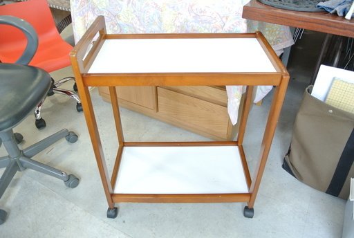 2段木製ワゴン キャスター付き コーナン Kxm18 1262 ラバーウッド Ken 三条の収納家具 その他 の中古あげます 譲ります ジモティーで不用品の処分