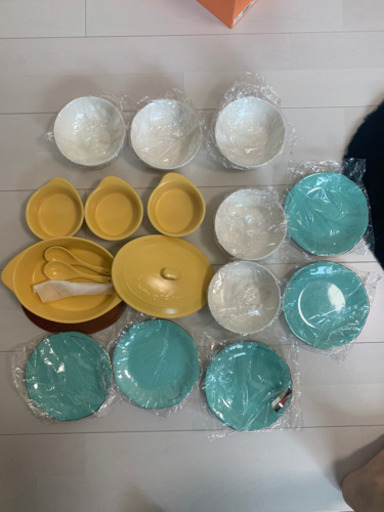 お皿　コップ　花瓶　食器