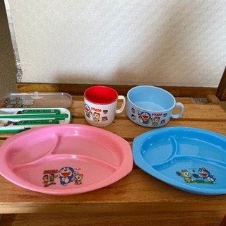 子供用　プラスチック食器　その他　差し上げます。