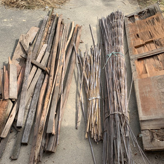 朽ちた木材、竹材