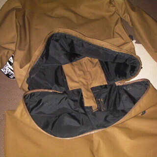 ウェア　新品　未使用　airblaster エアブラスター　つなぎ　freedom suit サイズ　m