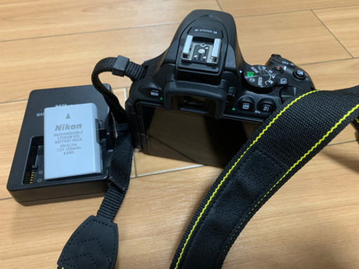 Nikon ニコン D5600 ダブルズームキット カバン・保護備品付