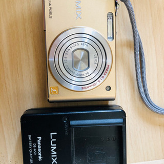 lumix デジタルカメラ　ケース・バッテリーチャージャー付き　