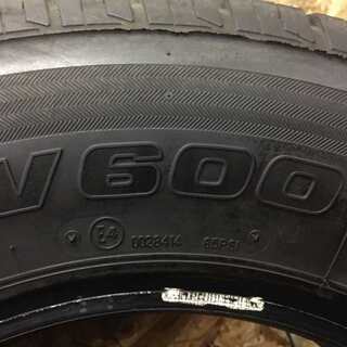 BS V600 195/80R15 107/105L LT 15インチ 夏タイヤ 4本 2016～2018年製 バリ溝 ハイエース キャラバン等 (VTG181) クレジットカード QR決済可能