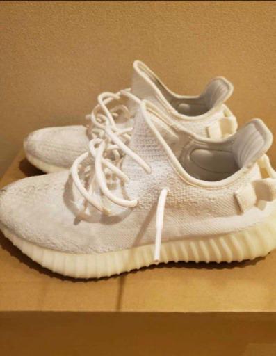 YEEZY BOOST 350 V2 トリプルホワイト