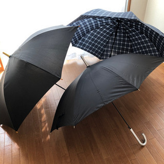 男性用の雨傘３本セットさしあげます。