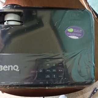 プロジェクター　BenQ　MS521