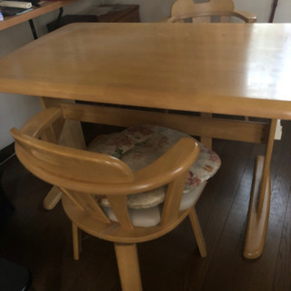 ダイニングテーブル、椅子2脚【売却済み】