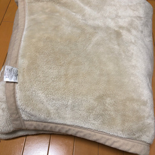 ニトリ　アクリル毛布　セミダブルサイズ