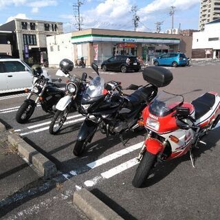 バイク好きオジサンとおねえさんたちのツーリンググループです