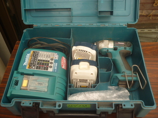 【中古ランクB】makita 12V充電式インパクトドライバ TD122D