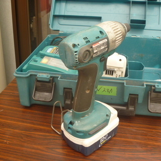 【中古ランクB】makita 12V充電式インパクトドライバ TD122D