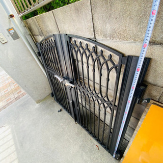 門扉、鉄扉