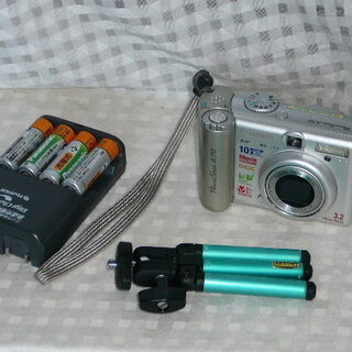 Canon Power Shot A70 キャノン カメラ 3.2 MEGA PIXELS ニッケル水素
